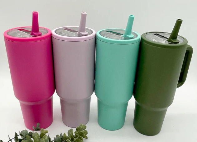 Custom decorated 40oz powder coated cup with flip top straw